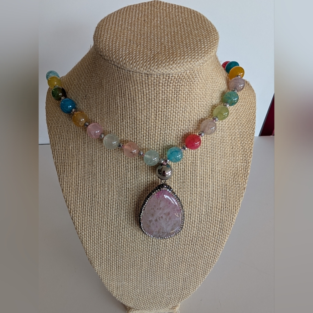 Natural Stone Pendant with Natural Color Stone Bead Necklace